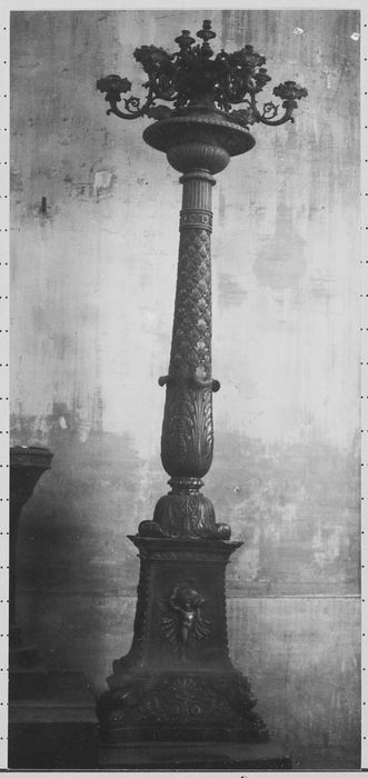 chandelier (girandole à treize bras de lumière)