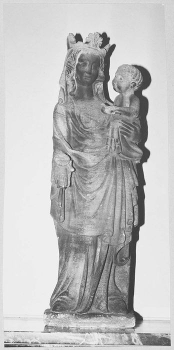 statue : Vierge à l'Enfant
