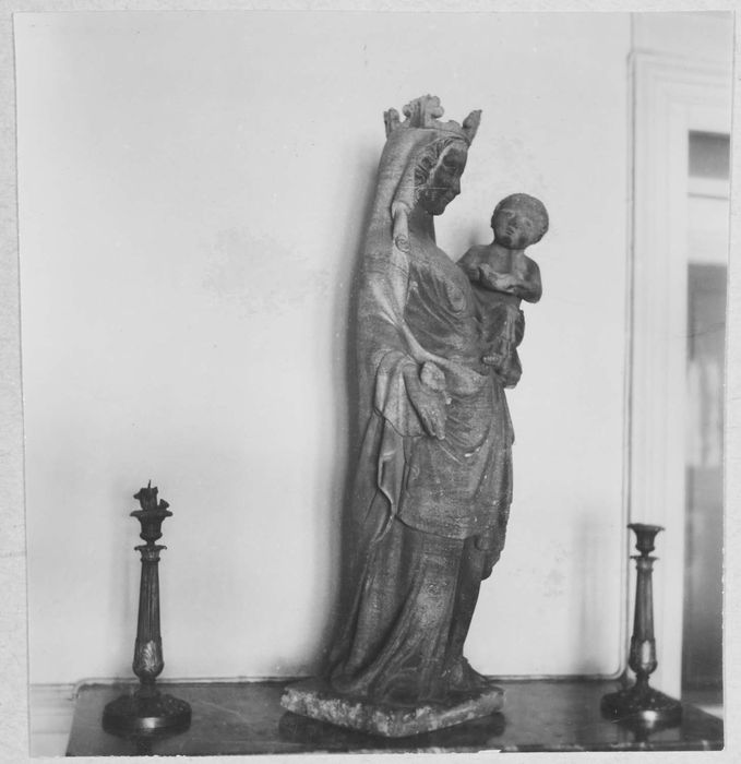 statue : Vierge à l'Enfant