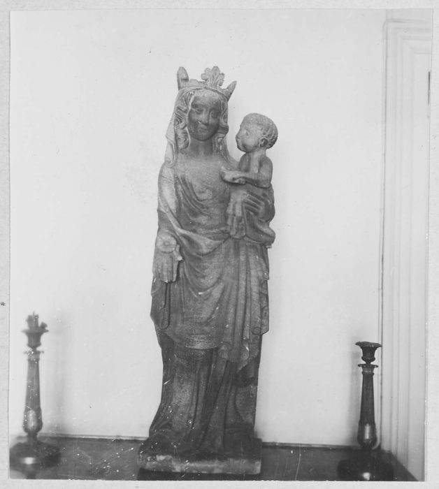 statue : Vierge à l'Enfant