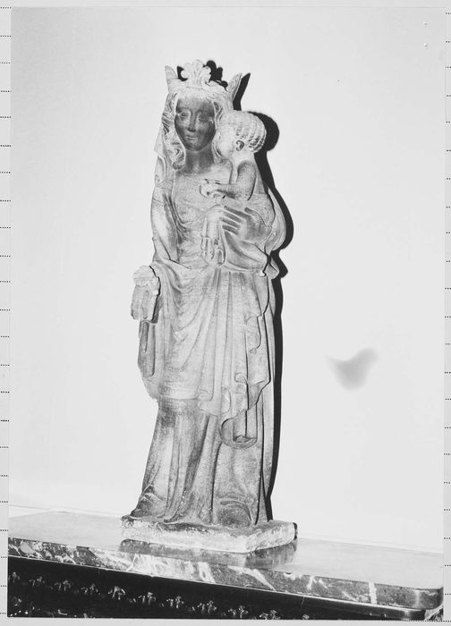 statue : Vierge à l'Enfant