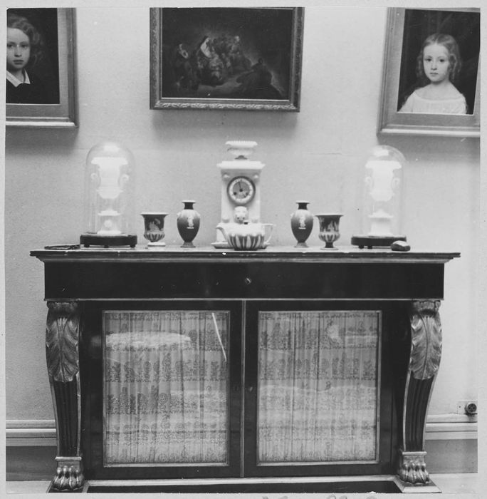 collection d'oeuvres d'art, vue partielle