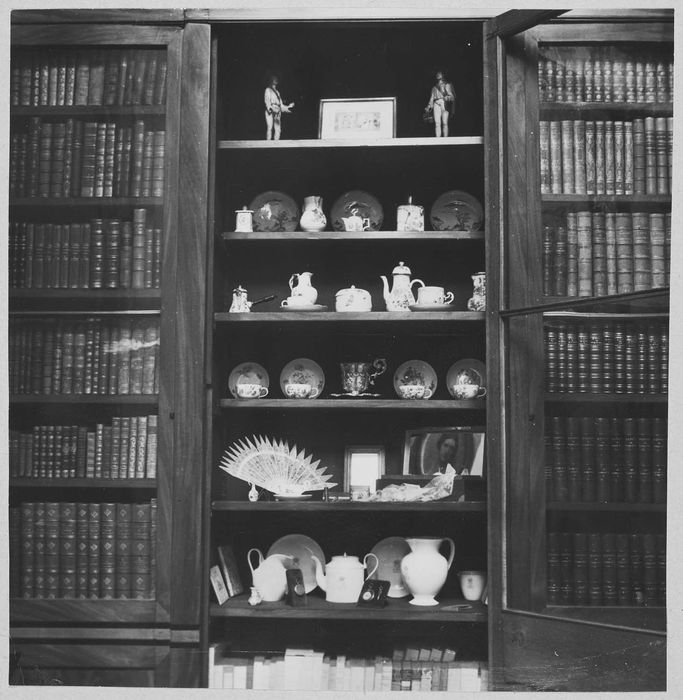 collection d'oeuvres d'art, vue partielle