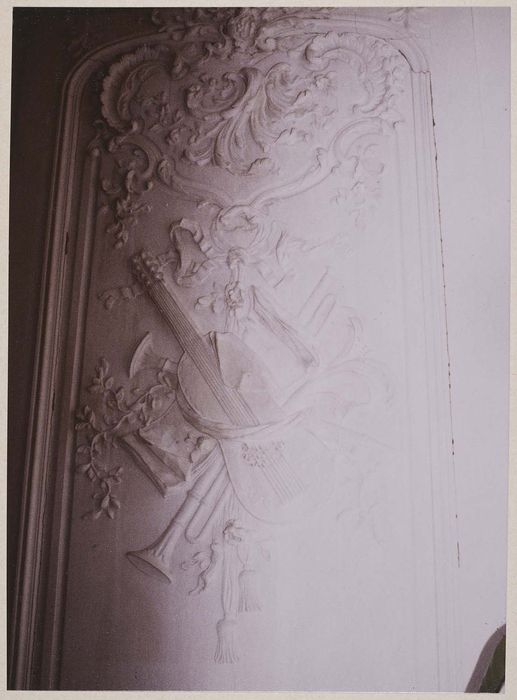 lambris de revêtement du salon de musique, détail