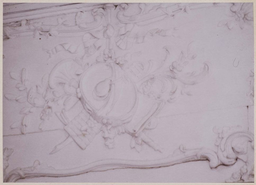 lambris de revêtement du salon de musique, détail