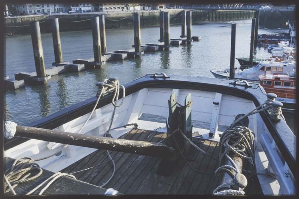 bateau de pêche : Cotre Bourcet-Malet dit Côte d'albâtre, vue partielle