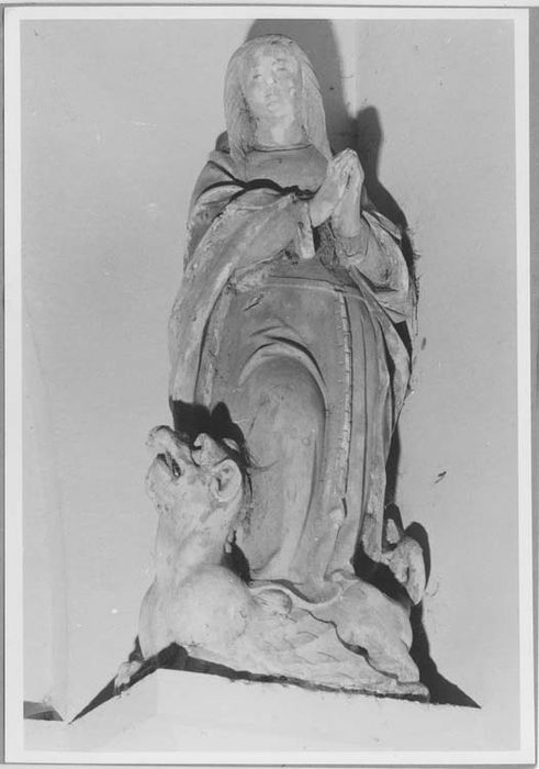 statue : Sainte Marthe (ou Marguerite ?) - © Ministère de la Culture (France), Médiathèque du patrimoine et de la photographie, Tous droits réservés