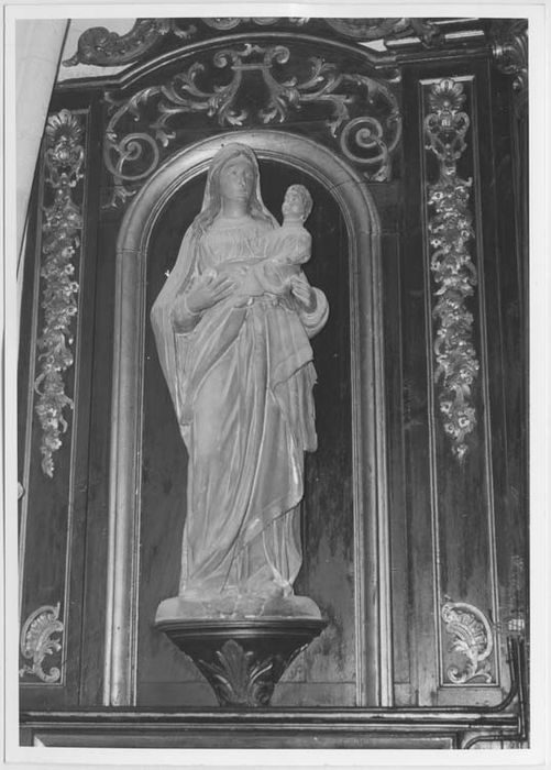 statue : Vierge à l'Enfant