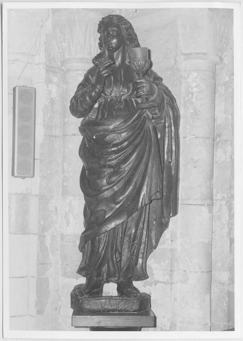 statue : Saint Jean l'Evangéliste