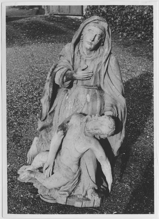 groupe sculpté : Vierge de Pitié - © Ministère de la Culture (France), Médiathèque du patrimoine et de la photographie, Tous droits réservés