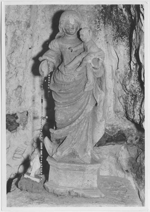 statue (statuette) : Vierge à l'Enfant au croissant - © Ministère de la Culture (France), Médiathèque du patrimoine et de la photographie, Tous droits réservés