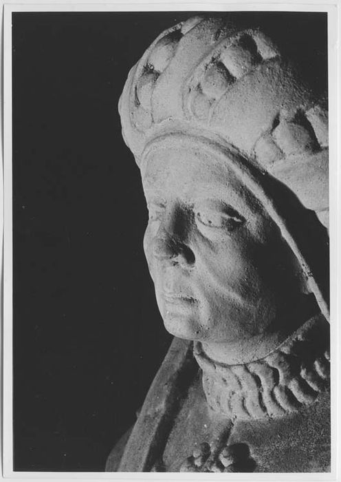 statue : Saint Adrien