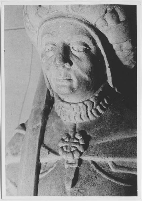 statue : Saint Adrien