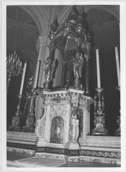 tabernacle, chandeliers, candélabres