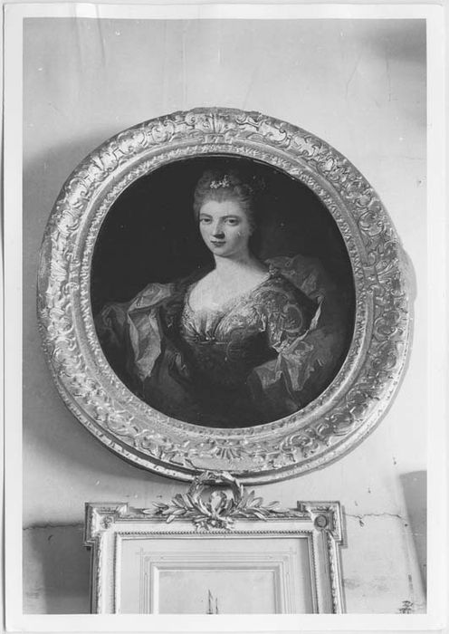 tableau et son cadre : Portrait de Marie-Adelaïde de Savoie, duchesse de Bourgogne - © Ministère de la Culture (France), Médiathèque du patrimoine et de la photographie, Tous droits réservés