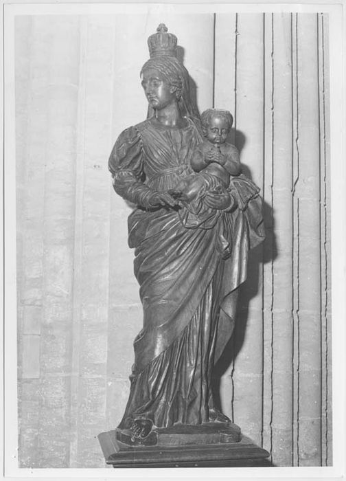 statue : Vierge à l'Enfant - © Ministère de la Culture (France), Médiathèque du patrimoine et de la photographie, Tous droits réservés