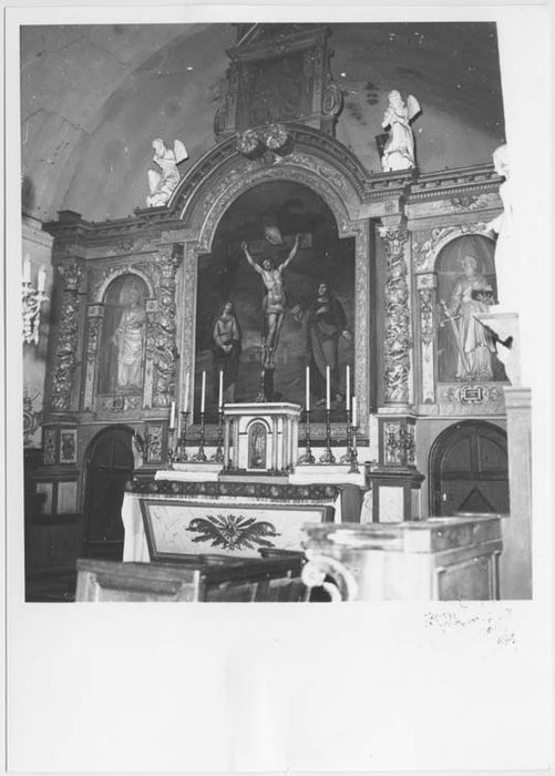 autel (maître-autel), retable, tableau et deux statues : Saint Pierre et Saint Paul - © Ministère de la Culture (France), Médiathèque du patrimoine et de la photographie, Tous droits réservés