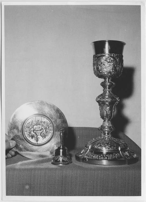 chapelle de messe : calice, patène, clochette d'autel - © Ministère de la Culture (France), Médiathèque du patrimoine et de la photographie, Tous droits réservés