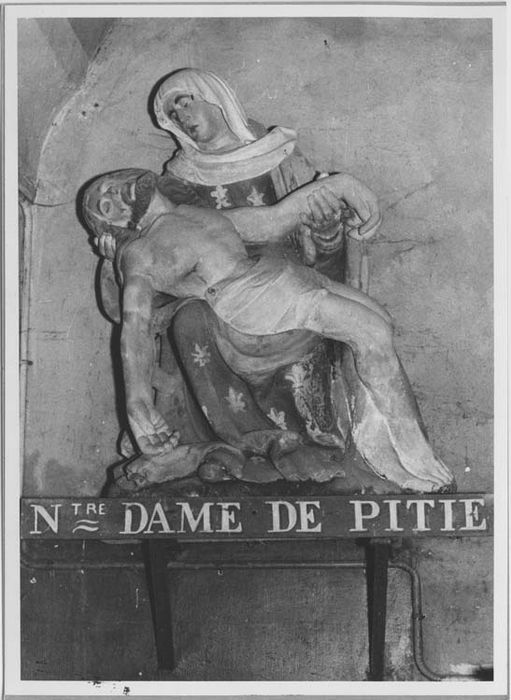 groupe sculpté : Vierge de Pitié - © Ministère de la Culture (France), Médiathèque du patrimoine et de la photographie, Tous droits réservés