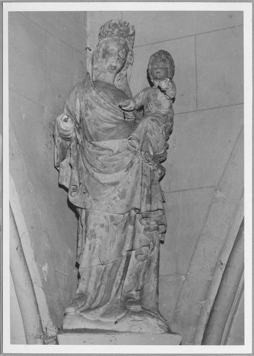 statue : Vierge à l'Enfant - © Ministère de la Culture (France), Médiathèque du patrimoine et de la photographie, Tous droits réservés