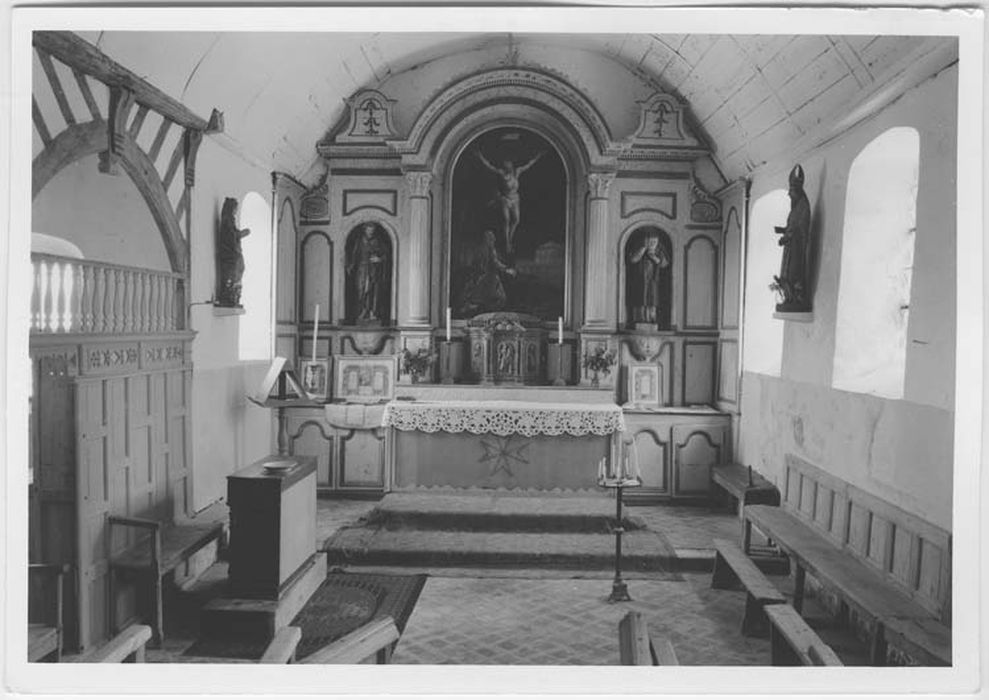 retable du maître-autel et tableau : Crucifixion avec sainte Madeleine - © Ministère de la Culture (France), Médiathèque du patrimoine et de la photographie, Tous droits réservés