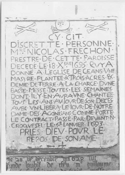 plaque funéraire de Nicolas Frechon - © Ministère de la Culture (France), Médiathèque du patrimoine et de la photographie, Tous droits réservés