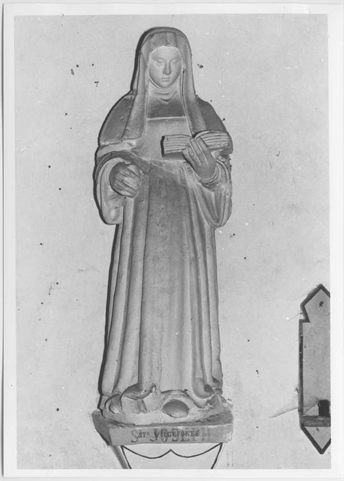 statue : Sainte femme dite Sainte Wilgeforte - © Ministère de la Culture (France), Médiathèque du patrimoine et de la photographie, Tous droits réservés