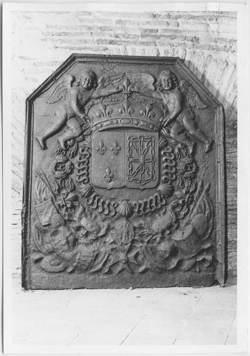 plaque de cheminée - © Ministère de la Culture (France), Médiathèque du patrimoine et de la photographie, Tous droits réservés