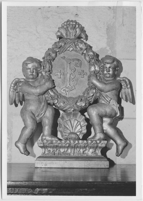 sculpture : Deux anges soutenant un cartouche - © Ministère de la Culture (France), Médiathèque du patrimoine et de la photographie, Tous droits réservés