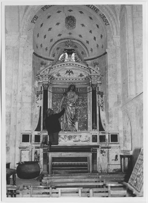 autel latéral sud et son retable - © Ministère de la Culture (France), Médiathèque du patrimoine et de la photographie, Tous droits réservés