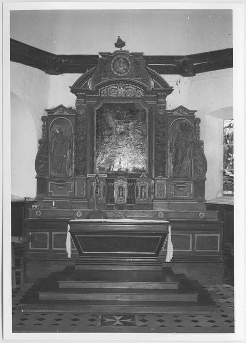 retable (maître-autel), son tableau : Descente de Croix et ses deux statues : Saint Denis et Saint Joseph - © Ministère de la Culture (France), Médiathèque du patrimoine et de la photographie, Tous droits réservés