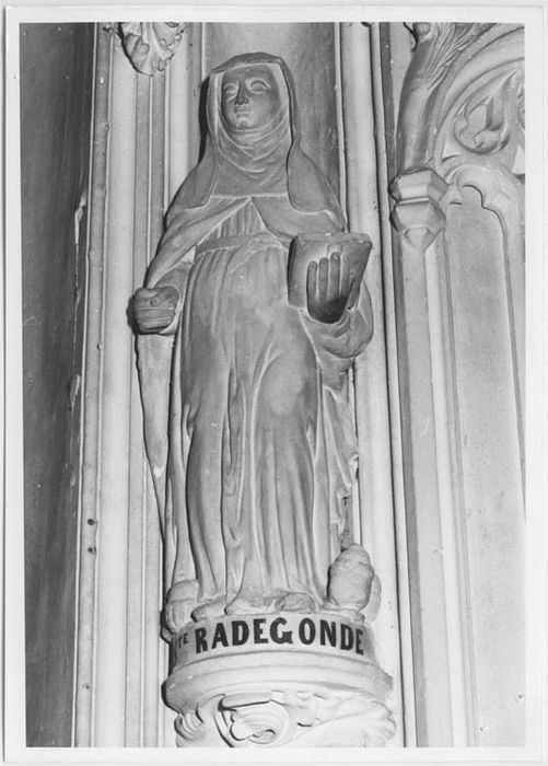 statue : Sainte Radegonde - © Ministère de la Culture (France), Médiathèque du patrimoine et de la photographie, Tous droits réservés