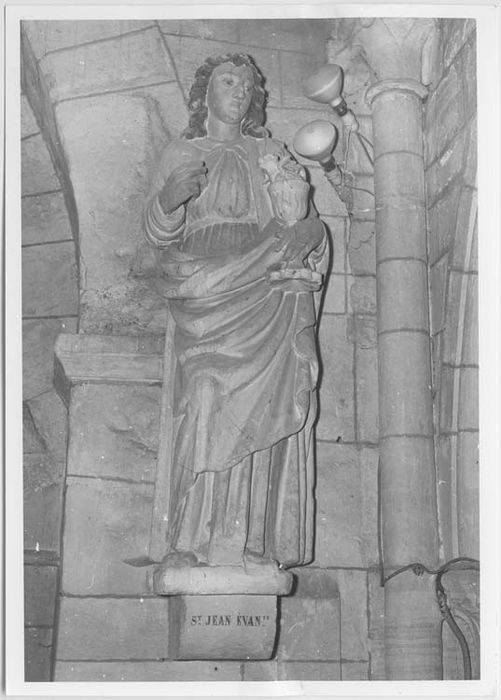 statue : Saint Jean l'Evangéliste - © Ministère de la Culture (France), Médiathèque du patrimoine et de la photographie, Tous droits réservés