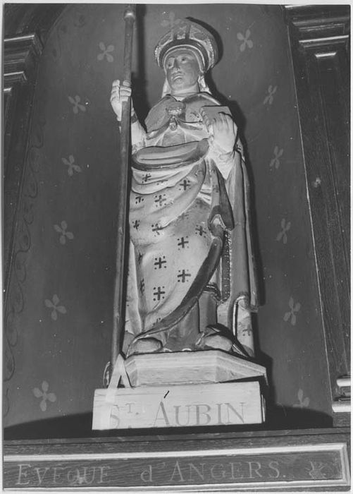 statue : Saint Aubin - © Ministère de la Culture (France), Médiathèque du patrimoine et de la photographie, Tous droits réservés