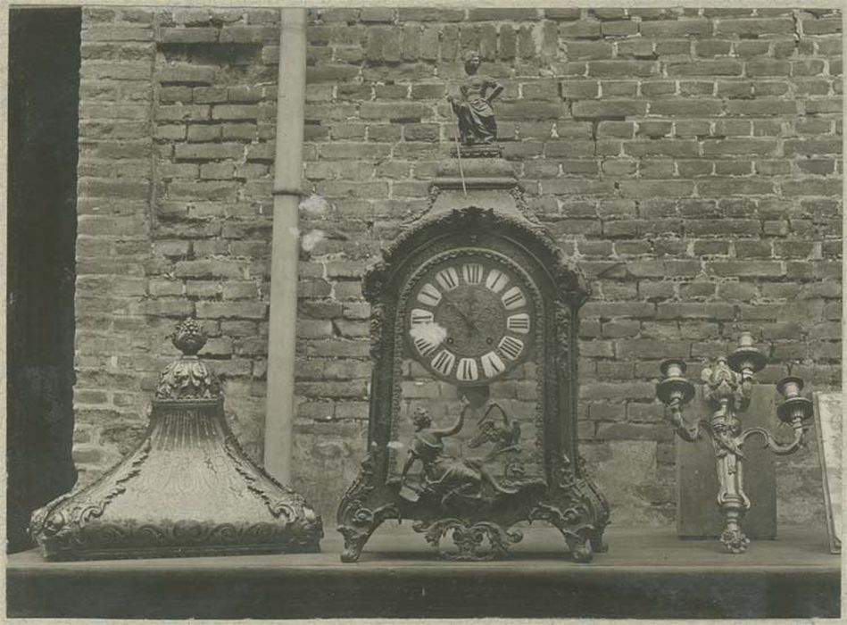 pendule, socle;applique - © Ministère de la Culture (France), Médiathèque du patrimoine et de la photographie, diffusion GrandPalaisRmn Photo