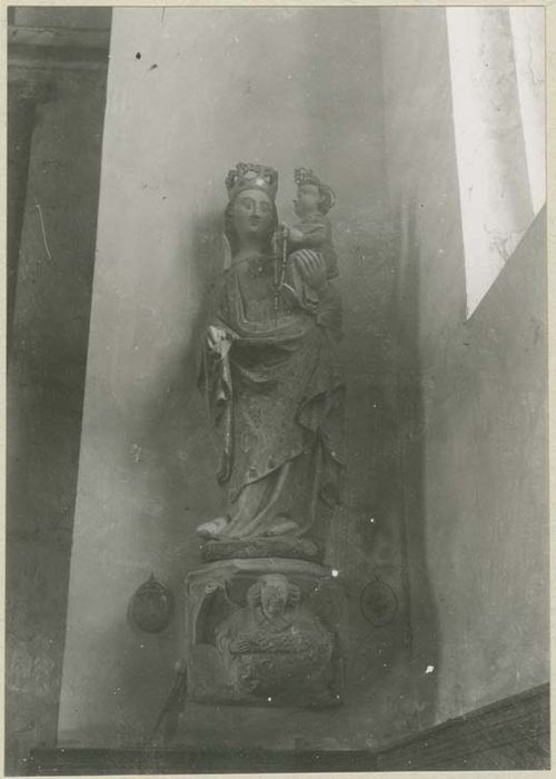 statue (grandeur nature) : Vierge à l'Enfant, socle - © Ministère de la Culture (France), Médiathèque du patrimoine et de la photographie, diffusion GrandPalaisRmn Photo