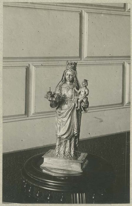 statuette : Vierge à l'Enfant dite la Vierge du Voeu - © Ministère de la Culture (France), Médiathèque du patrimoine et de la photographie, diffusion GrandPalaisRmn Photo