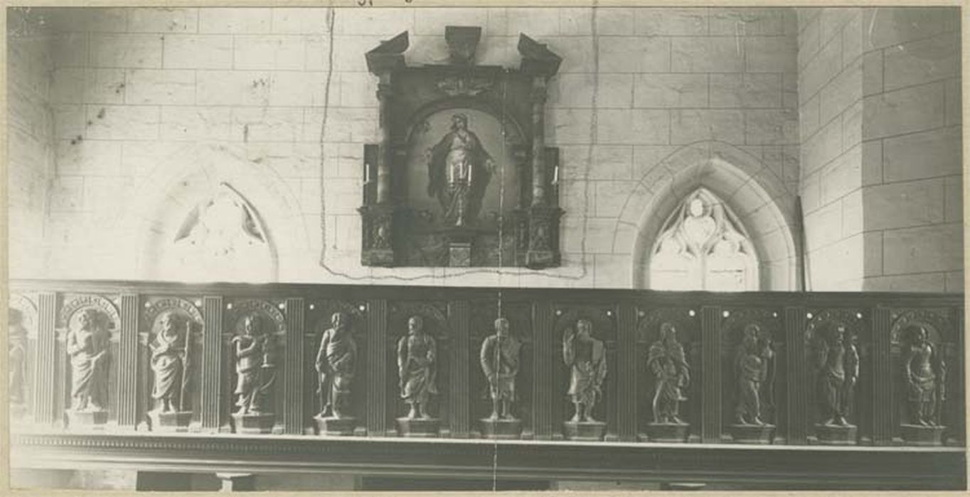 tribune, sculpture : les Apôtres