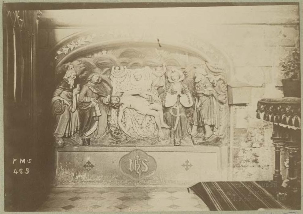 bas-relief : Vierge de Pitié - © Ministère de la Culture (France), Médiathèque du patrimoine et de la photographie, diffusion GrandPalaisRmn Photo