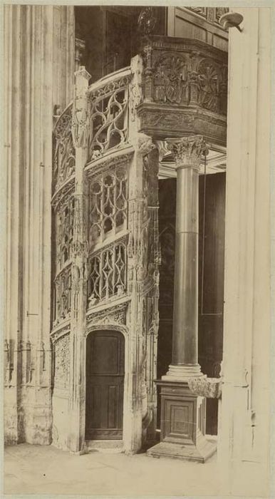 2 colonnes de la tribune d'orgue