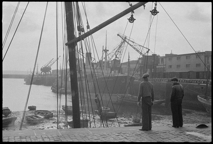Port de Brest durant le tournage du film "Remorques" de Jean Grémillon