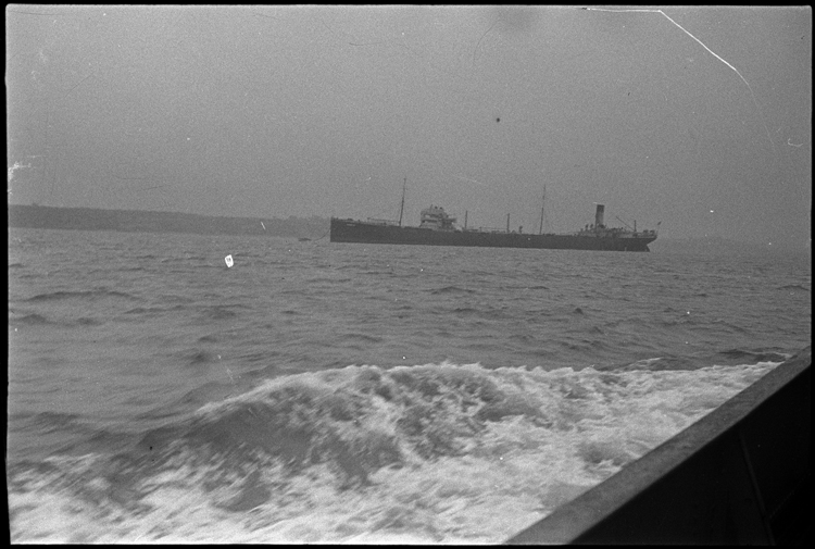 Sur le bateau, tournage du film "Remorques" de Jean Grémillon