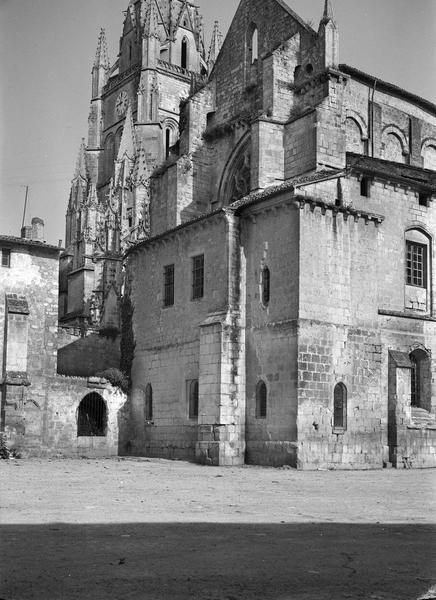 Façade et clocher de l'église