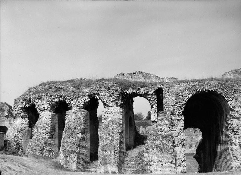 Amphithéâtre gallo-romain (restes)