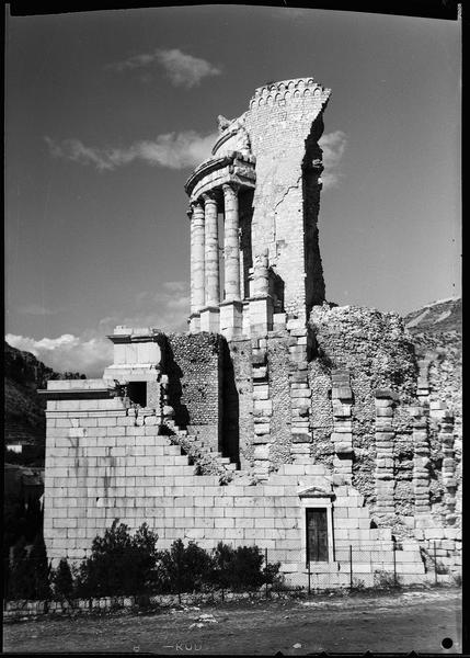 Vue de profil des ruines