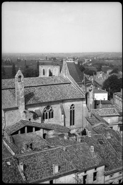 Panorama sur les toits et les monuments