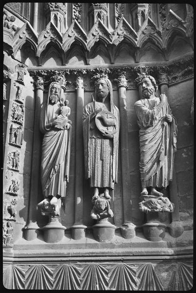 Façade ouest, portail sud : statues de l'ébrasement droit