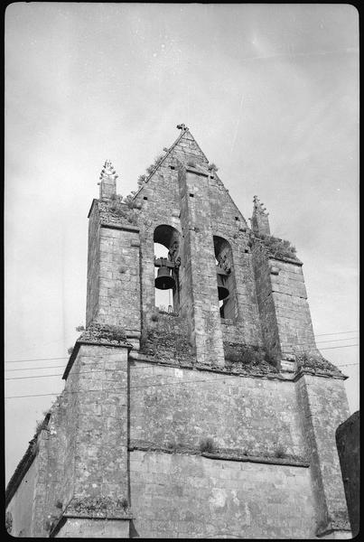 Façade ouest : le clocher-mur