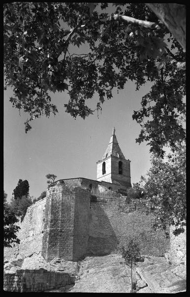 Partie est des remparts et clocher de Notre-Dame de la Major