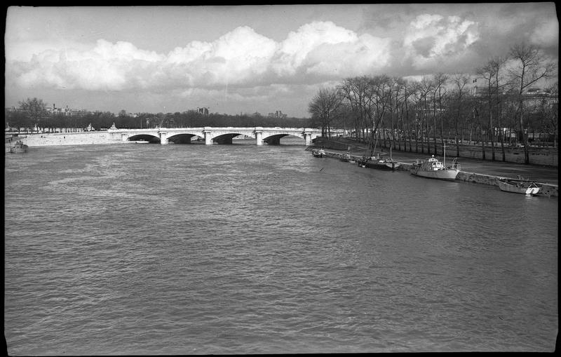 Vue d'ensemble depuis le pont Alexandre III